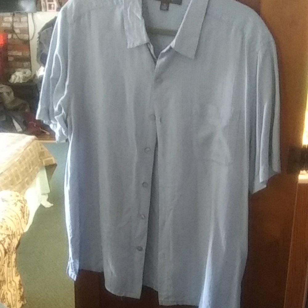 Men's short sleeve light blue button down shirt
